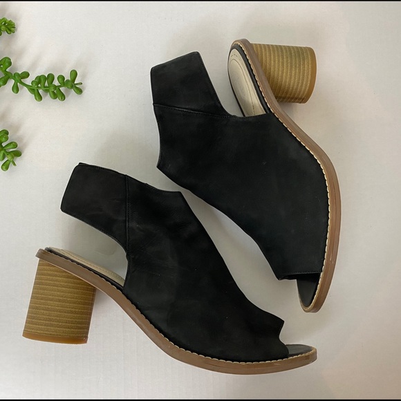 clarks peep toe booties